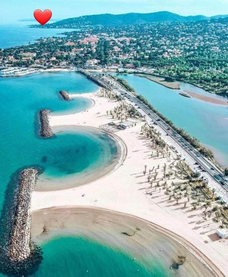 Entre Mer Et Nature Saint Aygulf Exterior photo